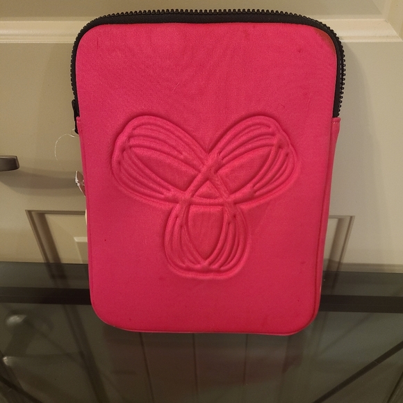 TNA Accessories - TNA IPAD Case